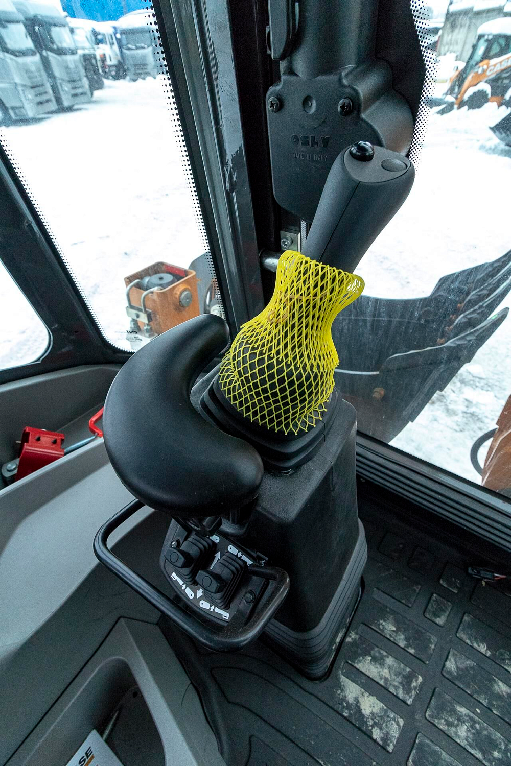 Экскаватор-погрузчик CASE 695SV Comfort (Tier 5 с отключенной системой SCR, Турция)