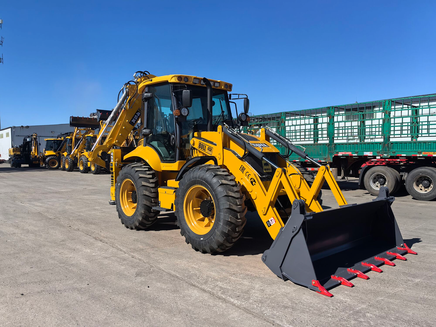 Экскаватор-погрузчик BULL 4SX-BASE