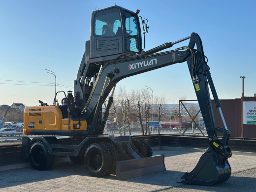 Колесный экскаватор XINYUAN C140W с лифт-кабиной