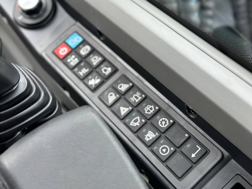 Колесный экскаватор XINYUAN C135W