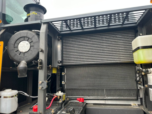 Колесный экскаватор XINYUAN C150W