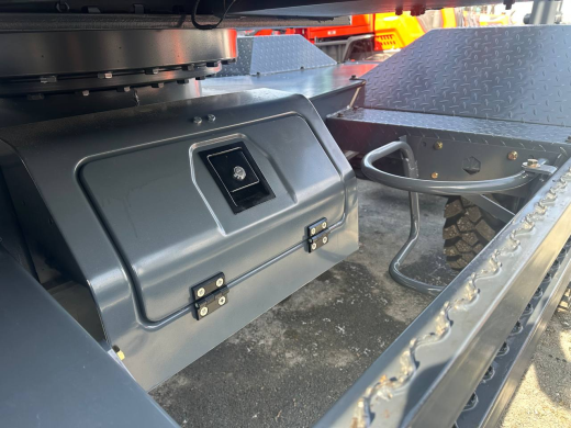 Колесный экскаватор XINYUAN C140W