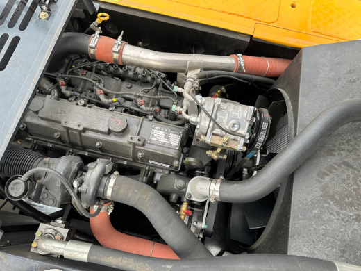 Колесный экскаватор XINYUAN C150W