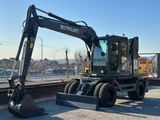 Колесный экскаватор XINYUAN C140W с лифт-кабиной