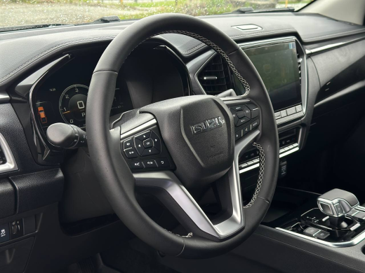 Isuzu D-MAX V-CROSS 2.5 TD