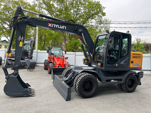 Колесный экскаватор XINYUAN C135W