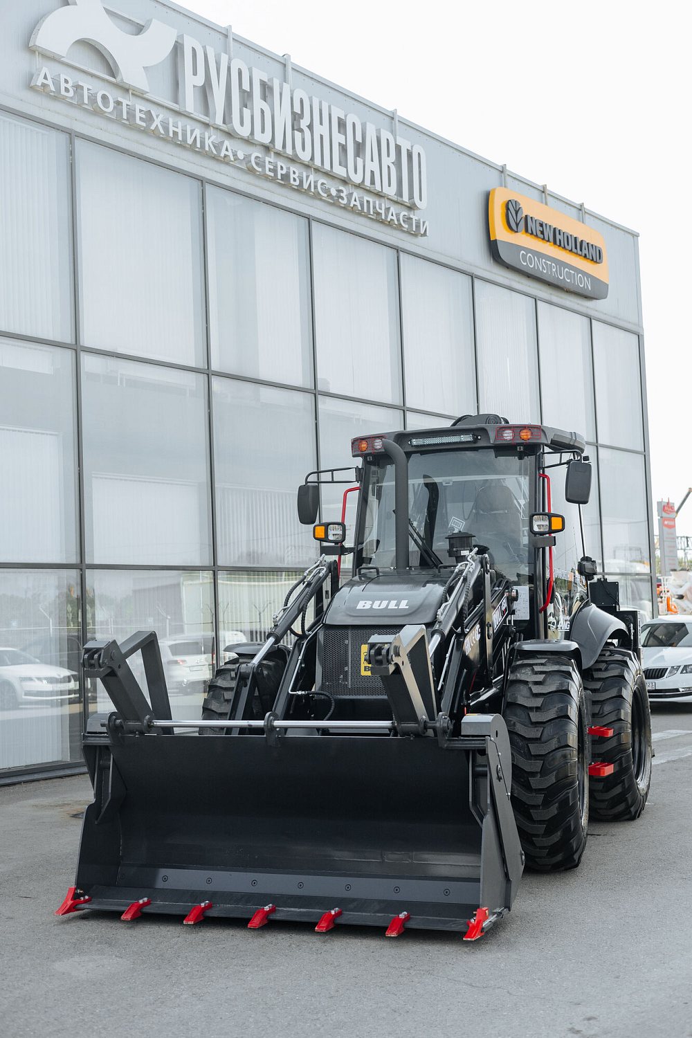 Экскаватор-погрузчик BULL 4SX-F