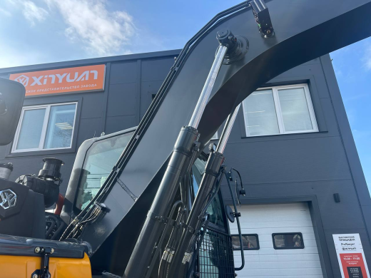 Колесный экскаватор XINYUAN C140W
