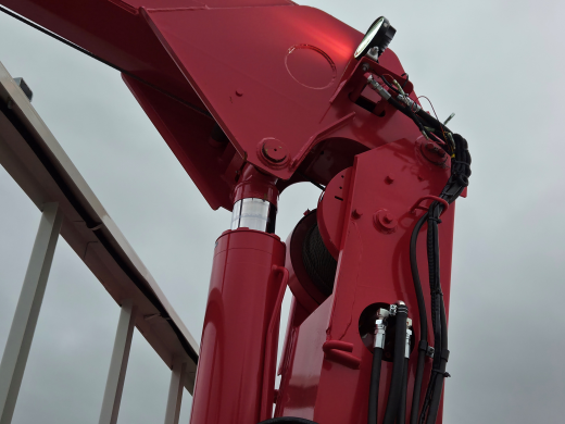 ISUZU ELF бортовой с КМУ UNIC