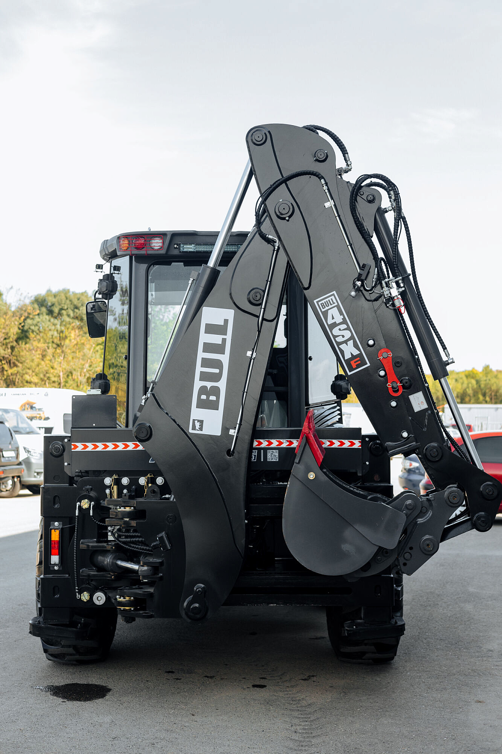 Экскаватор-погрузчик BULL 4SX-F