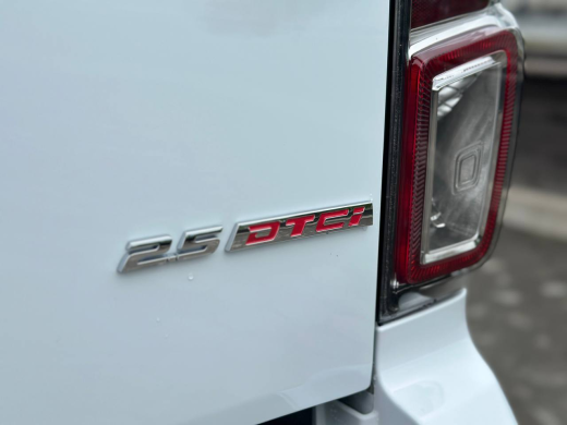 Isuzu D-MAX V-CROSS 2.5 TD