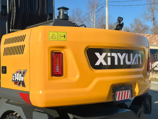 Колесный экскаватор XINYUAN C140W с лифт-кабиной