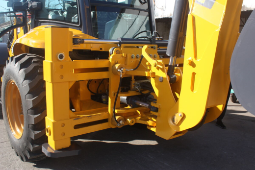 Экскаватор-погрузчик BULL 4SX