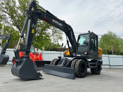 Колесный экскаватор XINYUAN C135W
