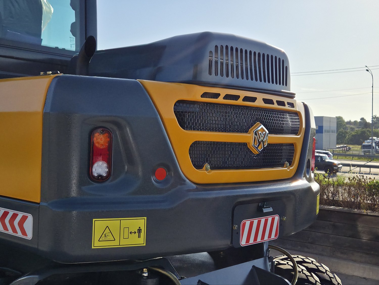 Колесный экскаватор XINYUAN B65 ECO