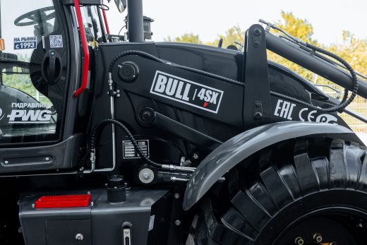 Экскаватор-погрузчик BULL 4SX-F