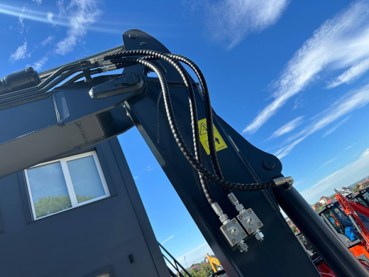 Колесный экскаватор XINYUAN B70S