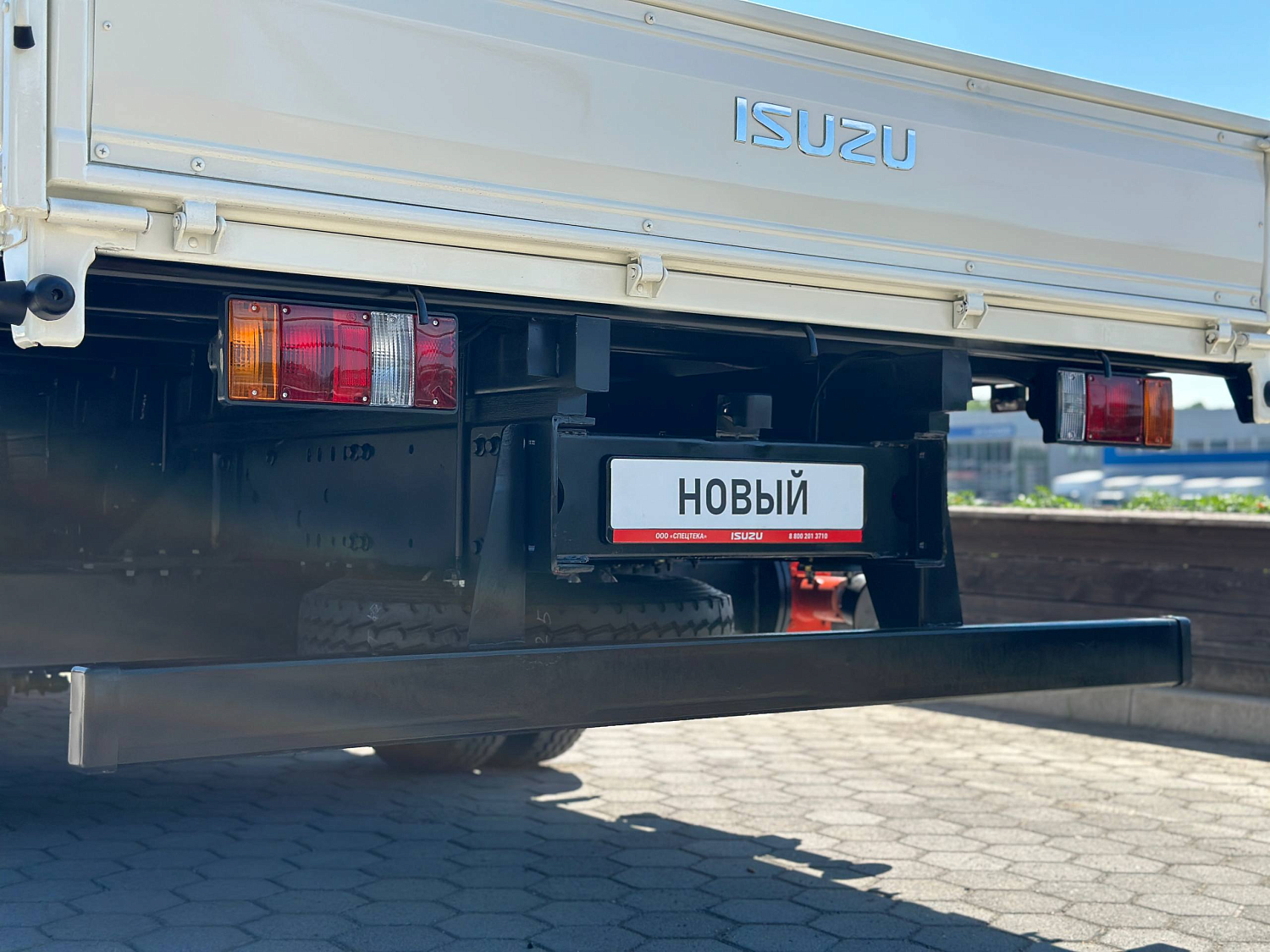 ISUZU ELF бортовой с КМУ HYVA