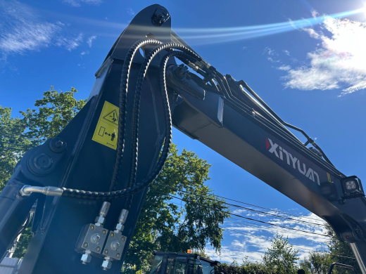 Колесный экскаватор XINYUAN B70S
