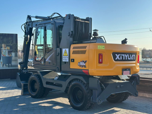 Колесный экскаватор XINYUAN C140W с лифт-кабиной