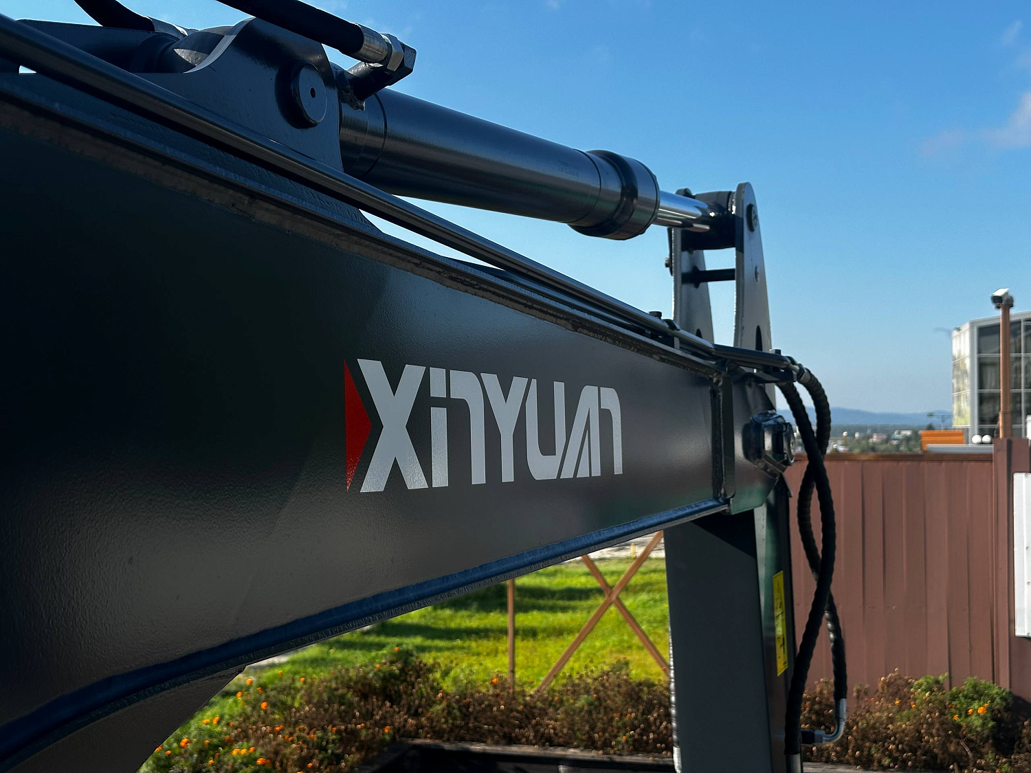 Колесный экскаватор XINYUAN B65 ECO