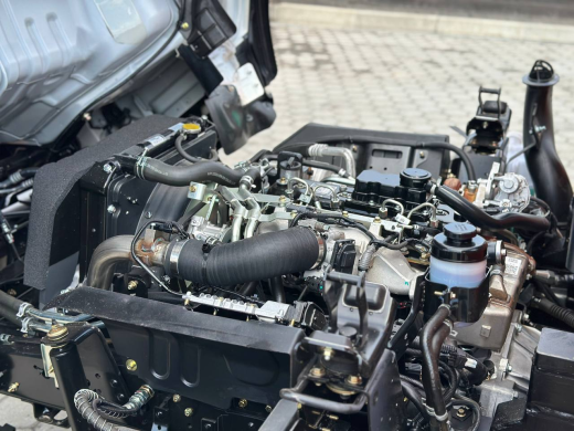 Эвакуаторная платформа 4.5 т с КМУ 3.2 т на шасси Isuzu Elf