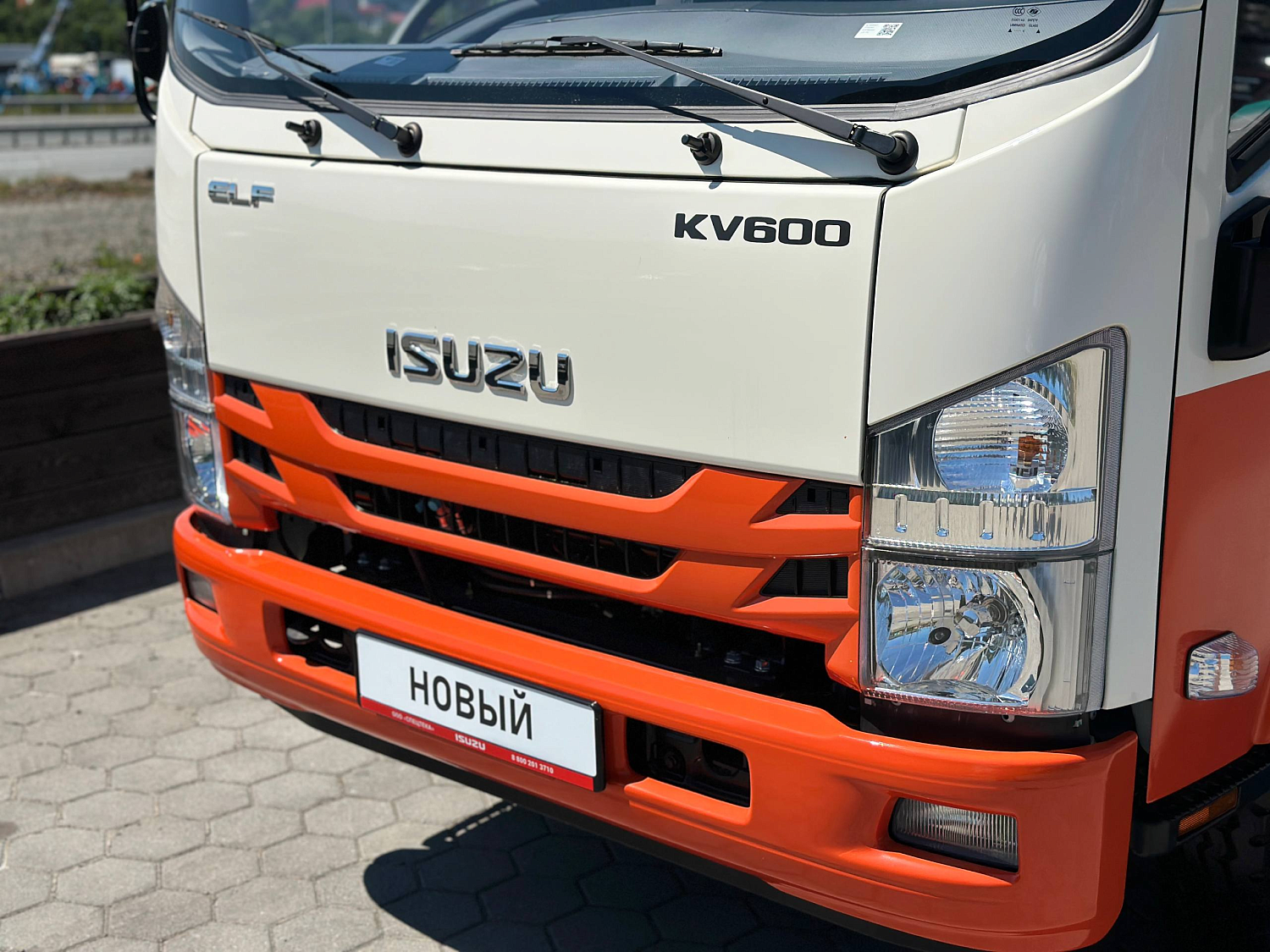 ISUZU ELF бортовой с КМУ HYVA