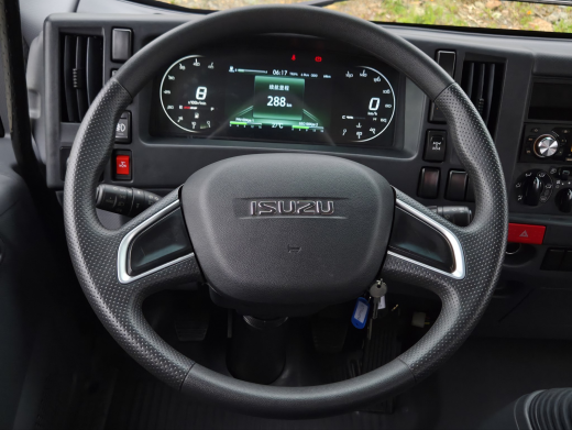 ISUZU ELF бортовой с КМУ UNIC