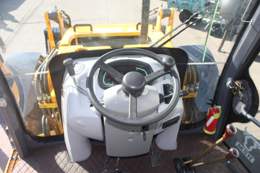 Экскаватор-погрузчик BULL 4SX