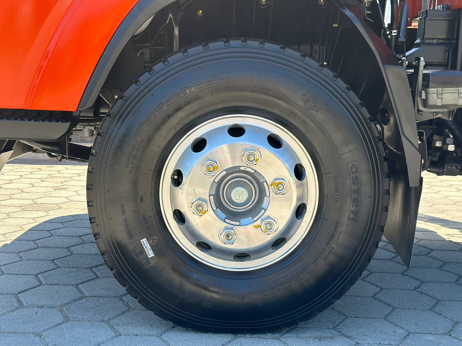 ISUZU ELF бортовой с КМУ HYVA