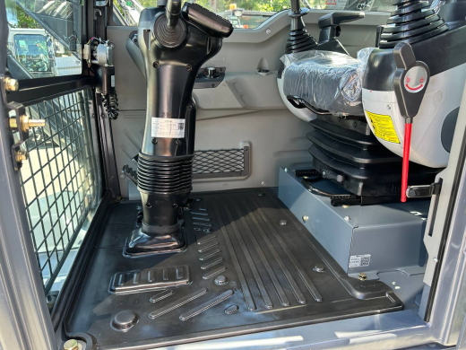 Колесный экскаватор XINYUAN B70S