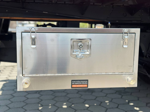 Эвакуаторная платформа 4.5 т с КМУ 3.2 т на шасси Isuzu Elf