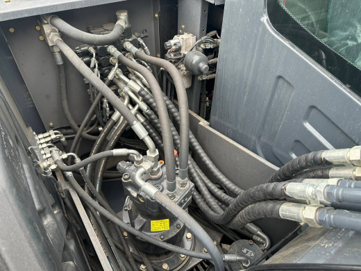 Колесный экскаватор XINYUAN C150W