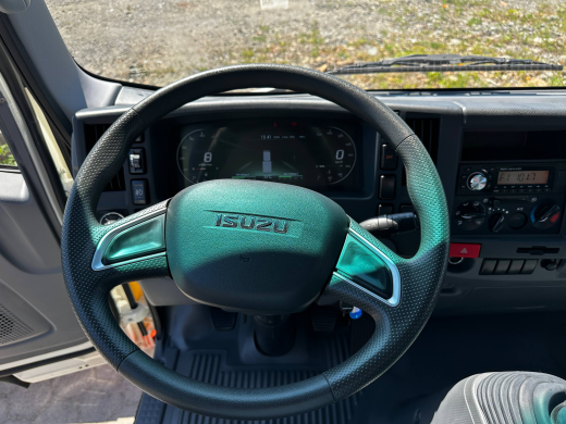 ISUZU ELF бортовой с КМУ HYVA