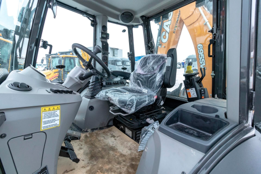 Экскаватор-погрузчик CASE 695SV Comfort (Tier 5 с отключенной системой SCR, Турция)