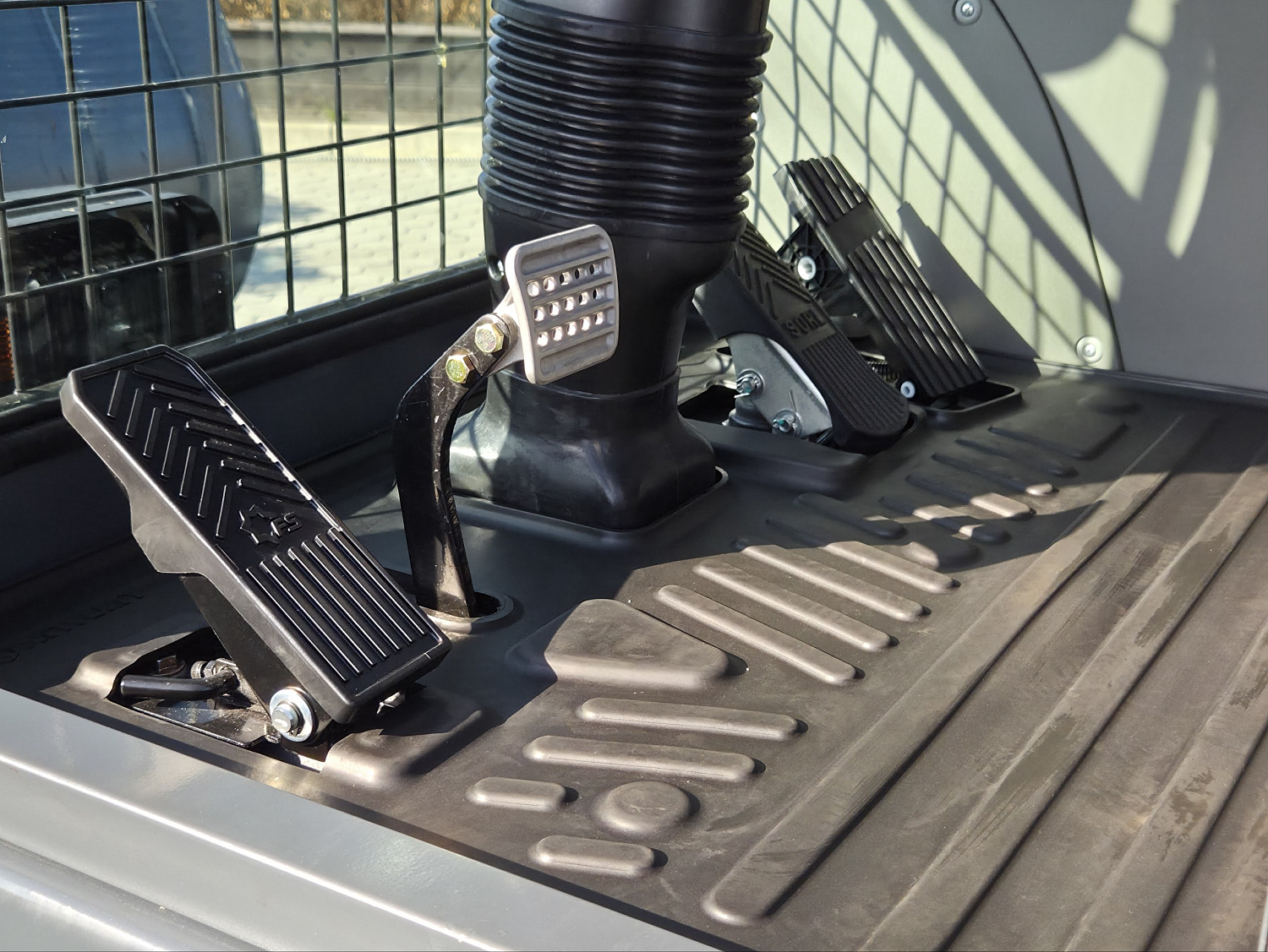 Колесный экскаватор XINYUAN B65 ECO