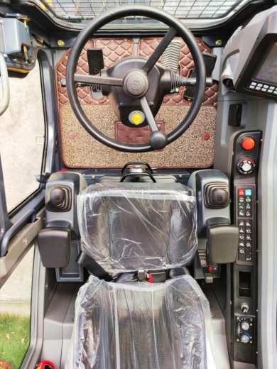 Колесный экскаватор XINYUAN C150W