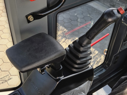 Колесный экскаватор XINYUAN B65 ECO