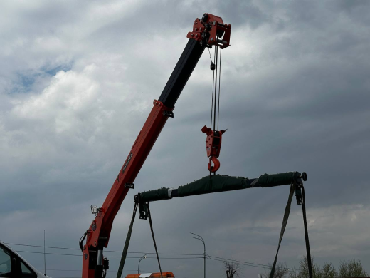 Эвакуаторная платформа 4.5 т с КМУ 3.2 т на шасси Isuzu Elf