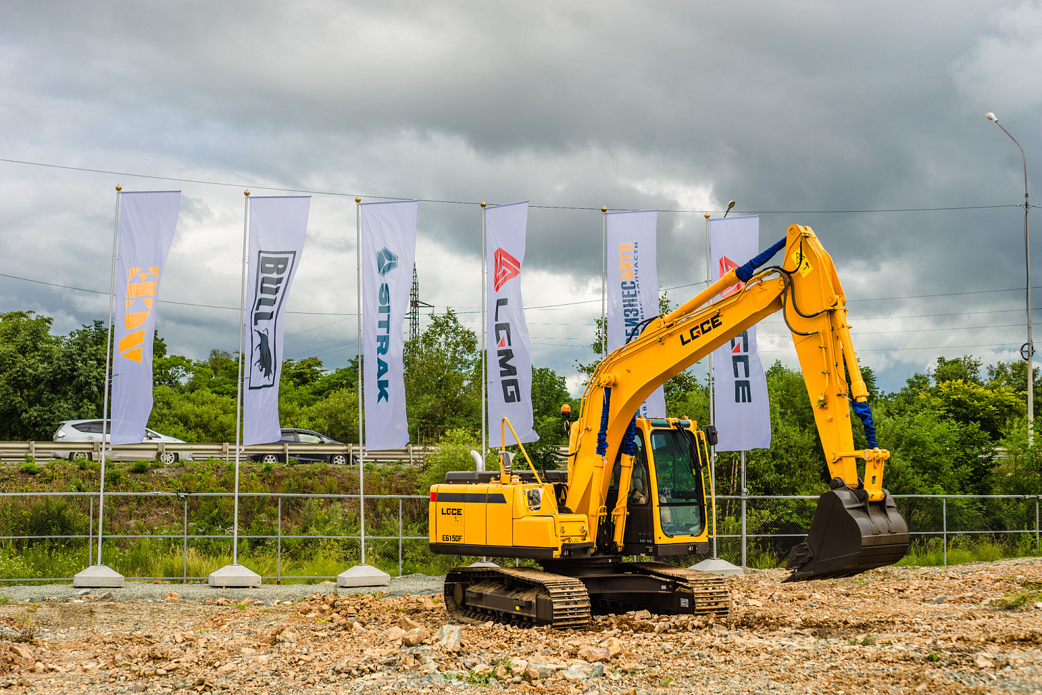 Экскаватор гусеничный LGCE E6150F (Однопоточная гидролиния)