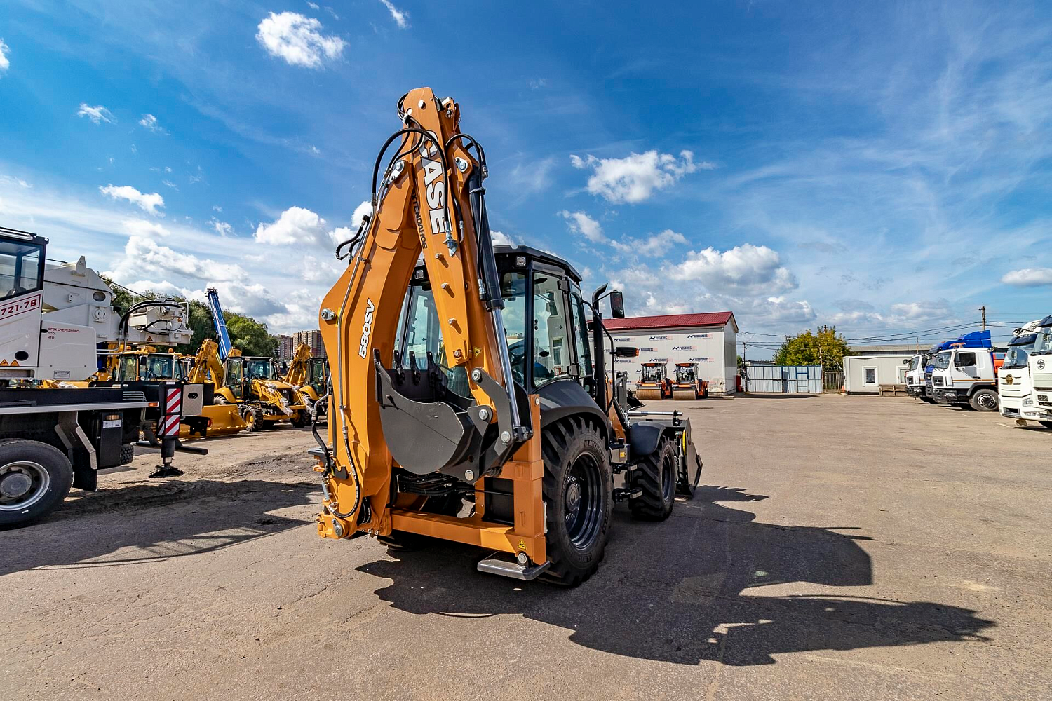 Экскаватор-погрузчик CASE 580SV Comfort (Tier 5 с отключенной SCR, Турция)