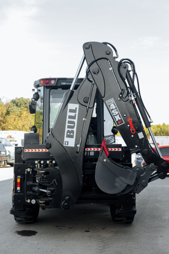 Экскаватор-погрузчик BULL 4SX-F