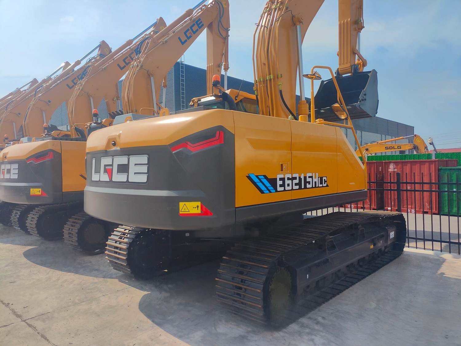 Экскаватор гусеничный LGCE E6215HLC (Однопоточная гидролиния)