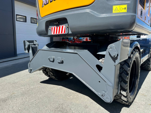 Колесный экскаватор XINYUAN B70S