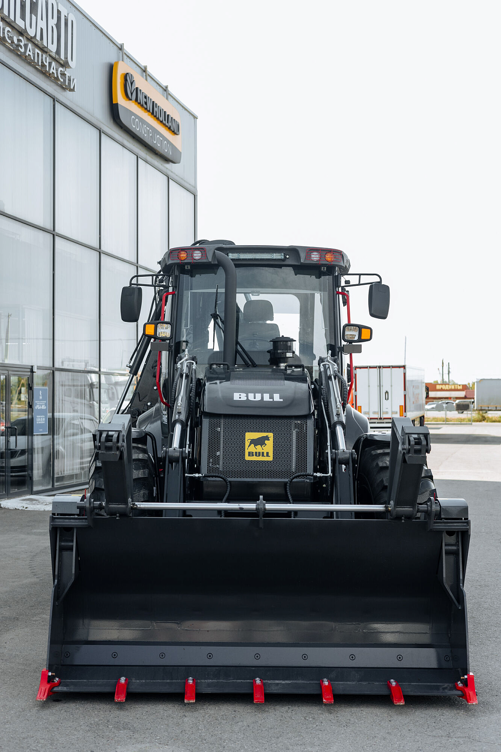 Экскаватор-погрузчик BULL 4SX-F