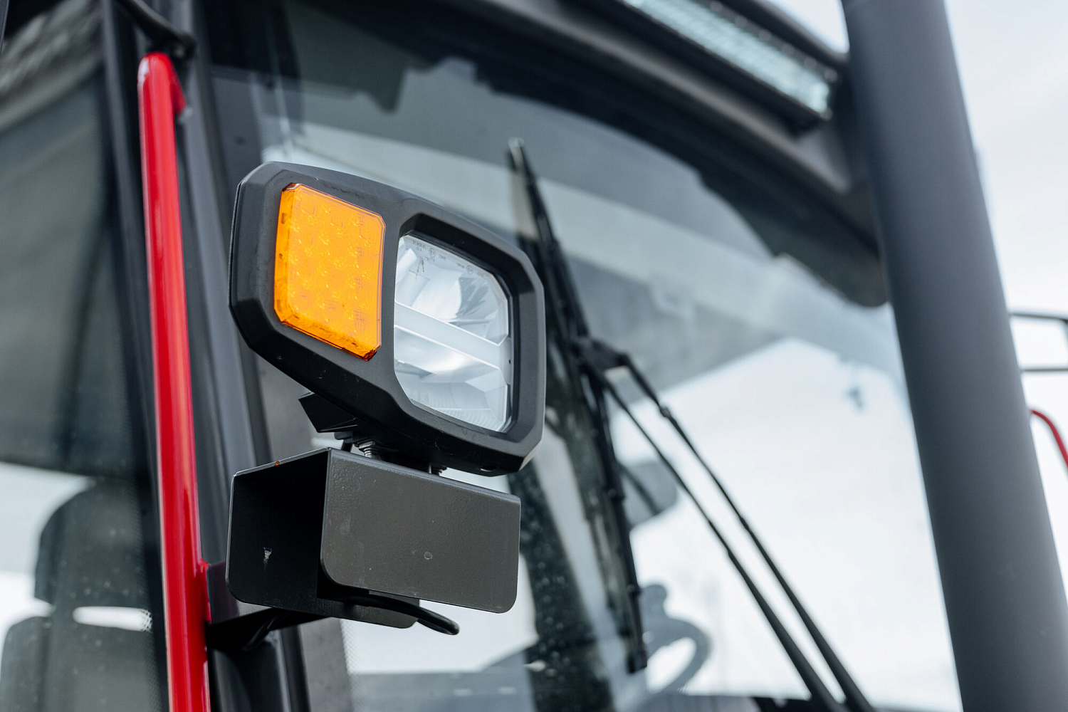 Экскаватор-погрузчик BULL 4SX-F