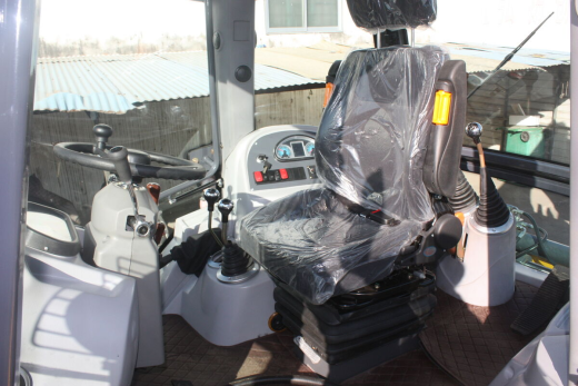 Экскаватор-погрузчик BULL 4SX