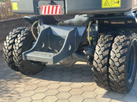 Колесный экскаватор XINYUAN B65 ECO