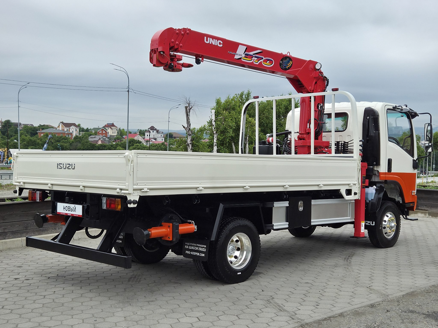 ISUZU ELF бортовой с КМУ UNIC