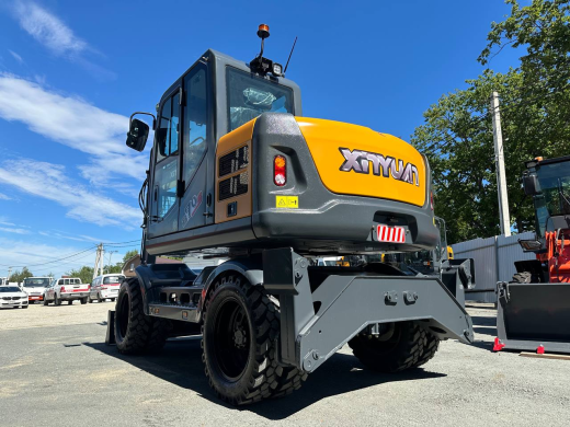 Колесный экскаватор XINYUAN B70S